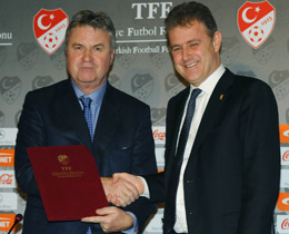 Guus Hiddink ve Bakan zgener basn toplants dzenledi