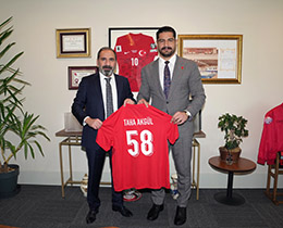 Taha Akg�l�den, TFF Ba�kan Vekili Mecnun Otyakmaz�a Ziyaret