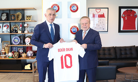 Bekir Okan'dan, TFF Bakan Hacosmanolu'na Ziyaret
