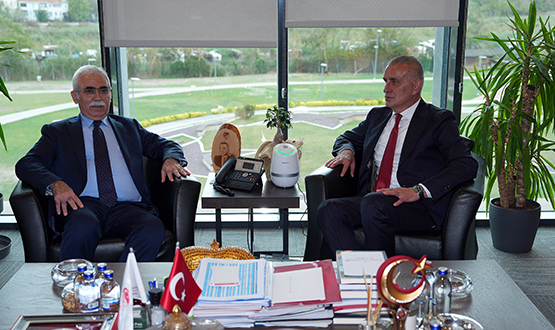 Kadir zkaya'dan, TFF Bakan Hacosmanolu'na Ziyaret