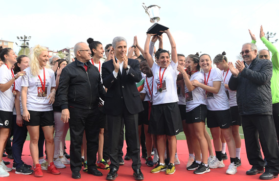 Ataehir Belediyespor became champions of Women's 1. League