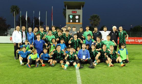 U17 Blgesel Geliim Ligi'nde Yomraspor ile Kocaelispor Finale Ykseldi