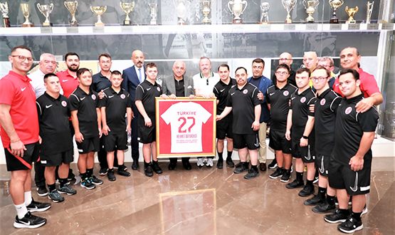 TFF Bakan Bykeki, Down Sendromlu Futsal Milli Takm ile Bir Araya Geldi