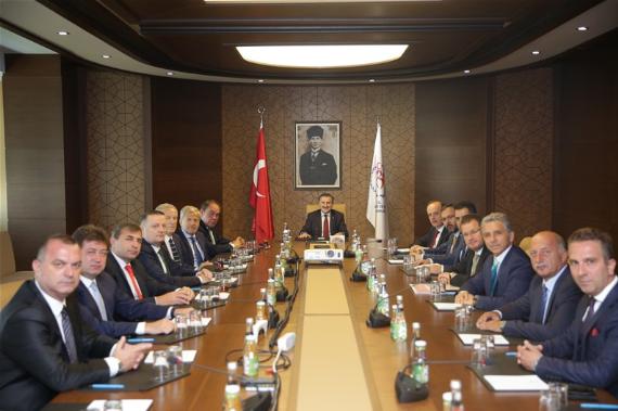Orjinal boyutlar iin tklaynz
