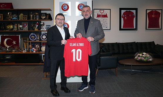Selami Alt�nok, TFF Ba�kan� Hac�osmano�lu'nu Ziyaret Etti