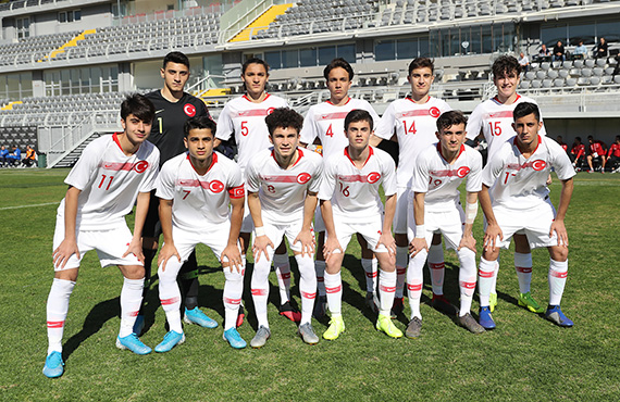 U16s lost against Italy: 4-0