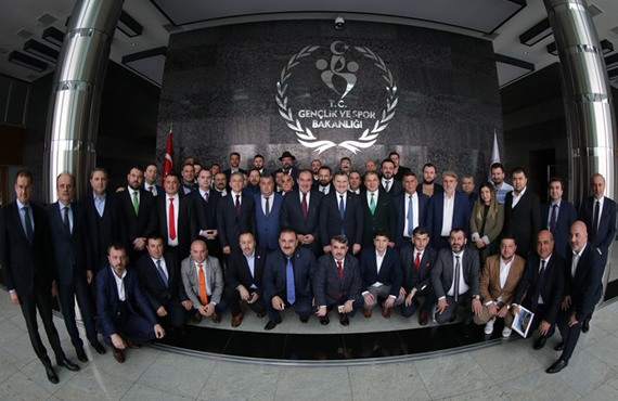 Bakan Demirren, 2 ve 3. Lig kulp bakanlar ile Bakan Bak' ziyaret etti