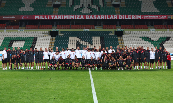 Ay-Yldzllar, MEDA Konya Bykehir Stadyumu'nda alt
