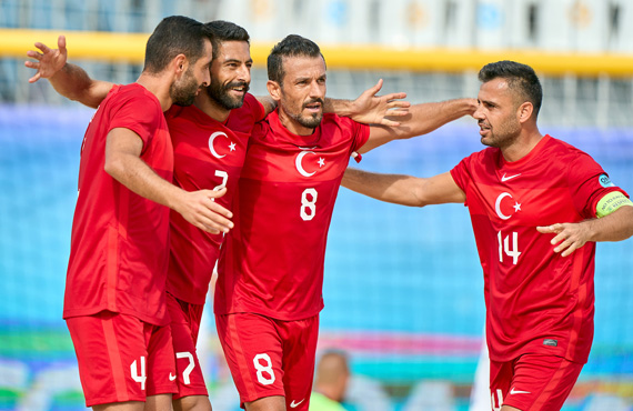 Plaj Futbolu Milli Takm, Kazakistan' 9-2 yenip finale kt