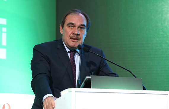 Bakan Demirren, Uluslararas Futbol Ekonomi Forumu'nda konutu