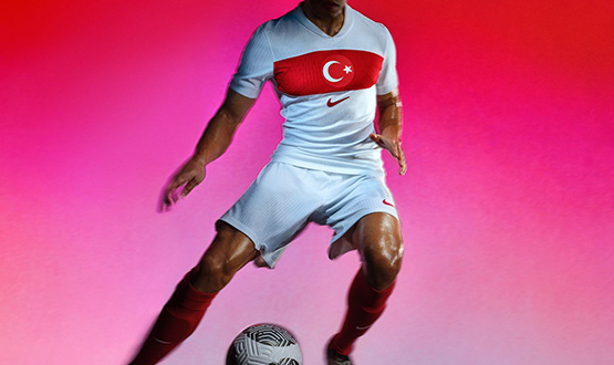 TFF ve Nike, Türkiye Milli Takmlarnn Yeni Formasn Tantt