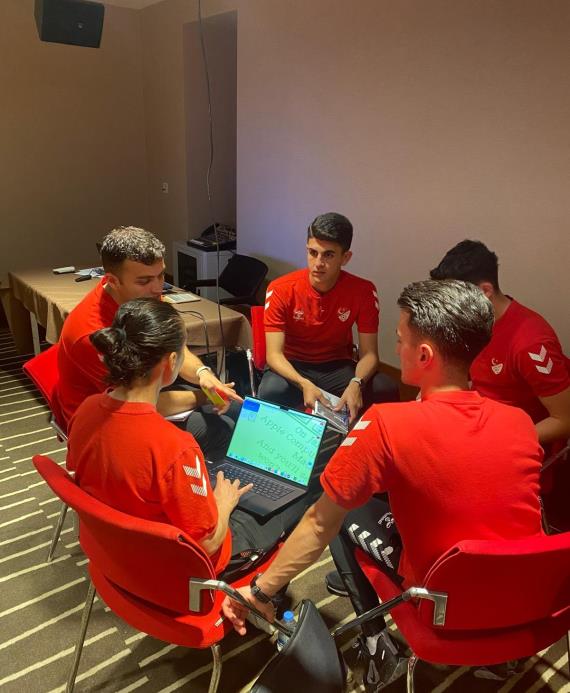 Orjinal boyutlar� i�in t�klay�n�z