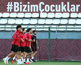 A Mill� Tak�m�m�z, Fransa Ma��n�n Haz�rl�klar�na Ba�lad�