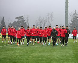 A Mill� Tak�m, Romanya Ma�� ��in Kampa Girdi