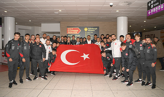 U17 Mill� Tak�m�m�z, Kuzey �rlanda'da �lk Antrenman�n� Ger�ekle�tirdi