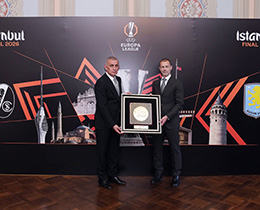 UEFA Avrupa Ligi Finali Gala Yeme�i D�zenlendi