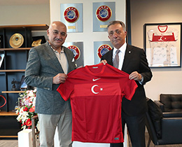 Ahmet Nur ebiden TFF Bakan Mehmet Bykekiye ziyaret