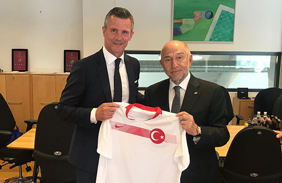 TFF Bakan zdemir, zlanda Federasyon Bakan ile bir araya geldi