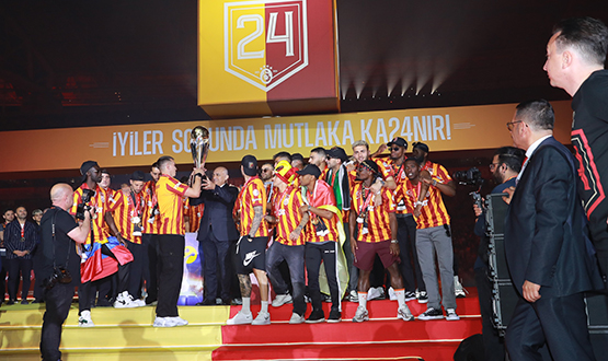 Galatasaray ampiyonluk Kupalarn Ald