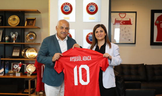 Ayegl Adaca Oan ve Atl Aykar'dan Bakan Bykeki'ye Ziyaret