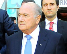 Blatter, yar final ve final malar iin de gelecek