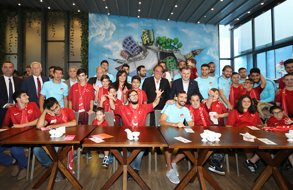 TFF, zel ocuklar' Riva'da arlad