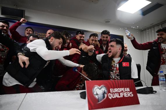 Orjinal boyutlar� i�in t�klay�n�z