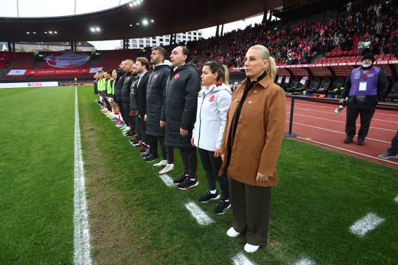 Orjinal boyutlar� i�in t�klay�n�z