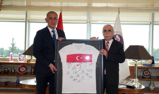 TFF Bakan Hacosmanolu'ndan Anayasa Mahkemesi Bakan zkaya'ya Ziyaret