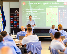 Emre Aydemir, UEFA Ma� ve Performans Analizi E�itimi Program�na Kat�ld�