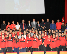 Kadn A Mill Takmmz, Erzincan niversitesinde Panele Katld