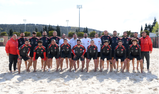 Plaj Futbolu Mill� Tak�m�'n�n Avrupa A Ligi Aday Kadrosu A��kland�