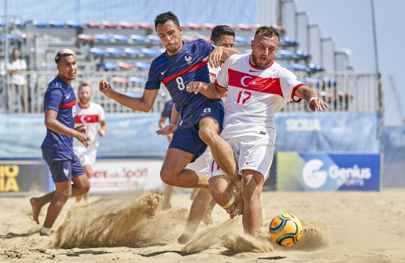 Plaj Futbolu Milli Takm, Fransa'ya 4-2 yenildi