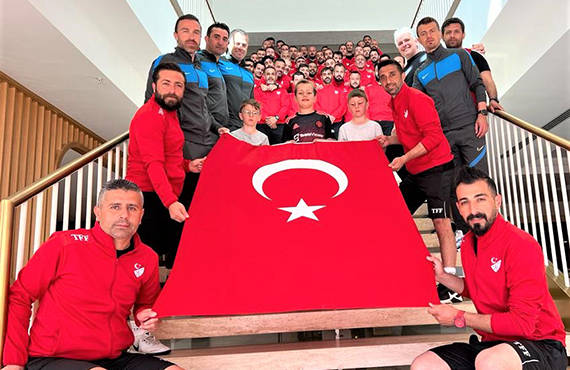 Antrenr Eitim programlarnda 23 Nisan kutlamas