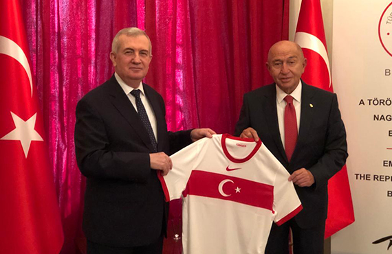 Bakan zdemir'den Budapete Bykelisi Oktay'a ziyaret