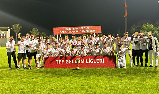 U16 Geliim Ligi'nde ampiyon VavaCars Fatih Karagmrk