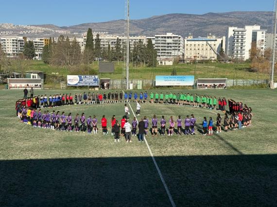 Orjinal boyutlar� i�in t�klay�n�z