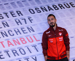 Ahmet lhan zek: "Hzm ve sol ayam dedeme borluyum"