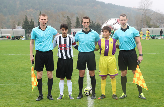 UEFA 3. Video Yardmc Hakem kursu Riva'da sryor