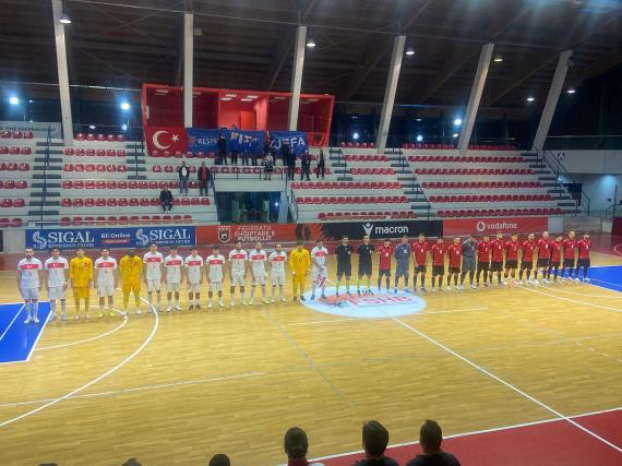 Orjinal boyutlar� i�in t�klay�n�z