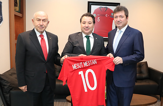 Bursaspor Bakan Mesut Mestan'dan Bakan zdemir'e ziyaret