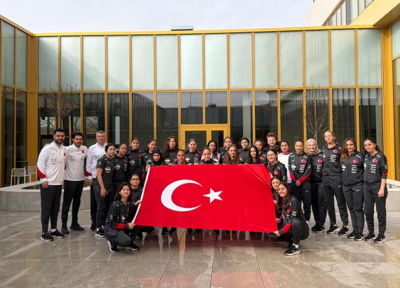 Orjinal boyutlar� i�in t�klay�n�z