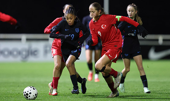 U15 Kz Mill Takmmz, ngiltere'ye Malup Oldu