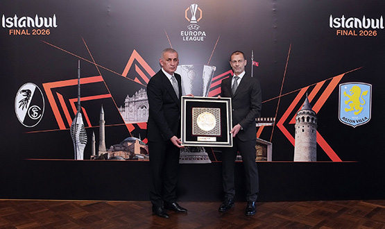 UEFA Avrupa Ligi Finali Gala Yeme�i D�zenlendi