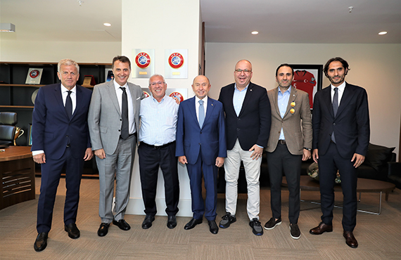 Altnordu Bakan zkan'dan Nihat zdemir'e ziyaret
