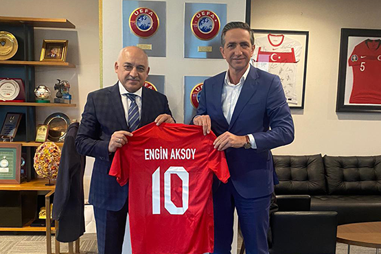 Vodafone Trkiye'den, TFF Bakan Mehmet Bykeki'ye Ziyaret