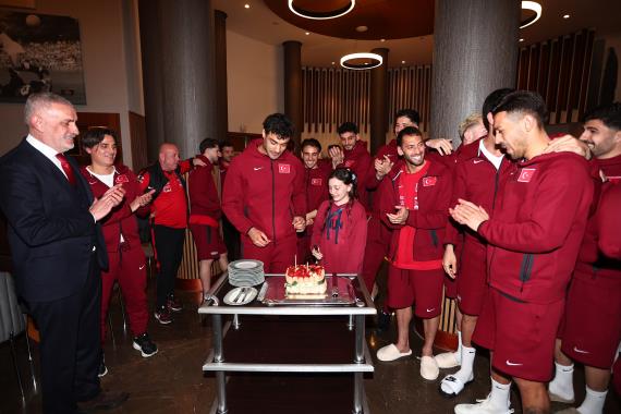 Orjinal boyutlar� i�in t�klay�n�z