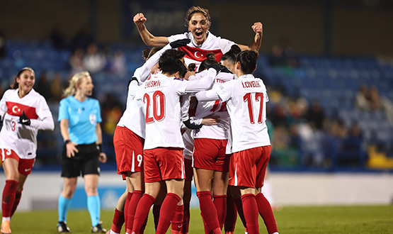 Kad�n A Mill� Tak�m�m�z�n �svi�re Ma�lar� Kadrosu A��kland�