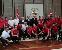 Cumhurbakan Erdoan, Ampute Futbol Milli Takmn kabul etti
