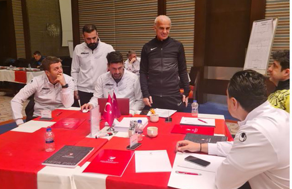 Pro Lisans Antrenr Eitim Program'nn 3. yz yze eitim aamas sona erdi